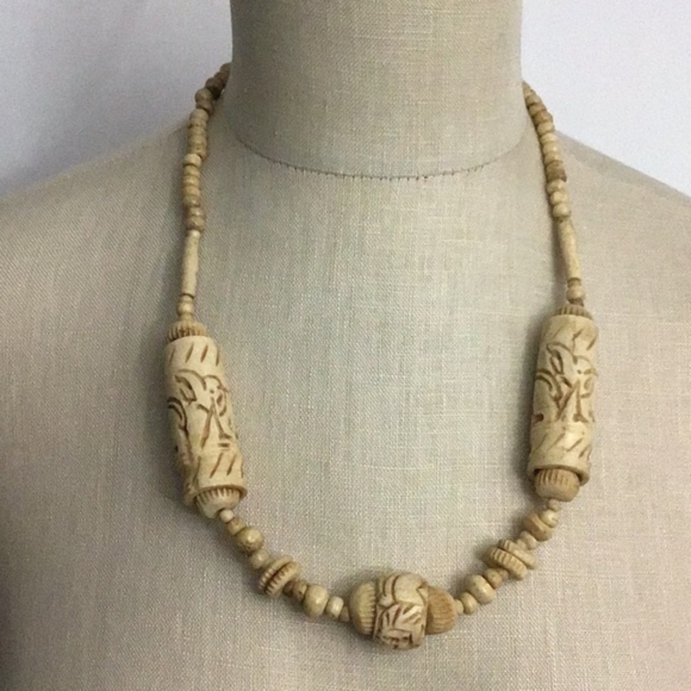 Ethnic Look Resin Animal Bead Necklace 24” Long